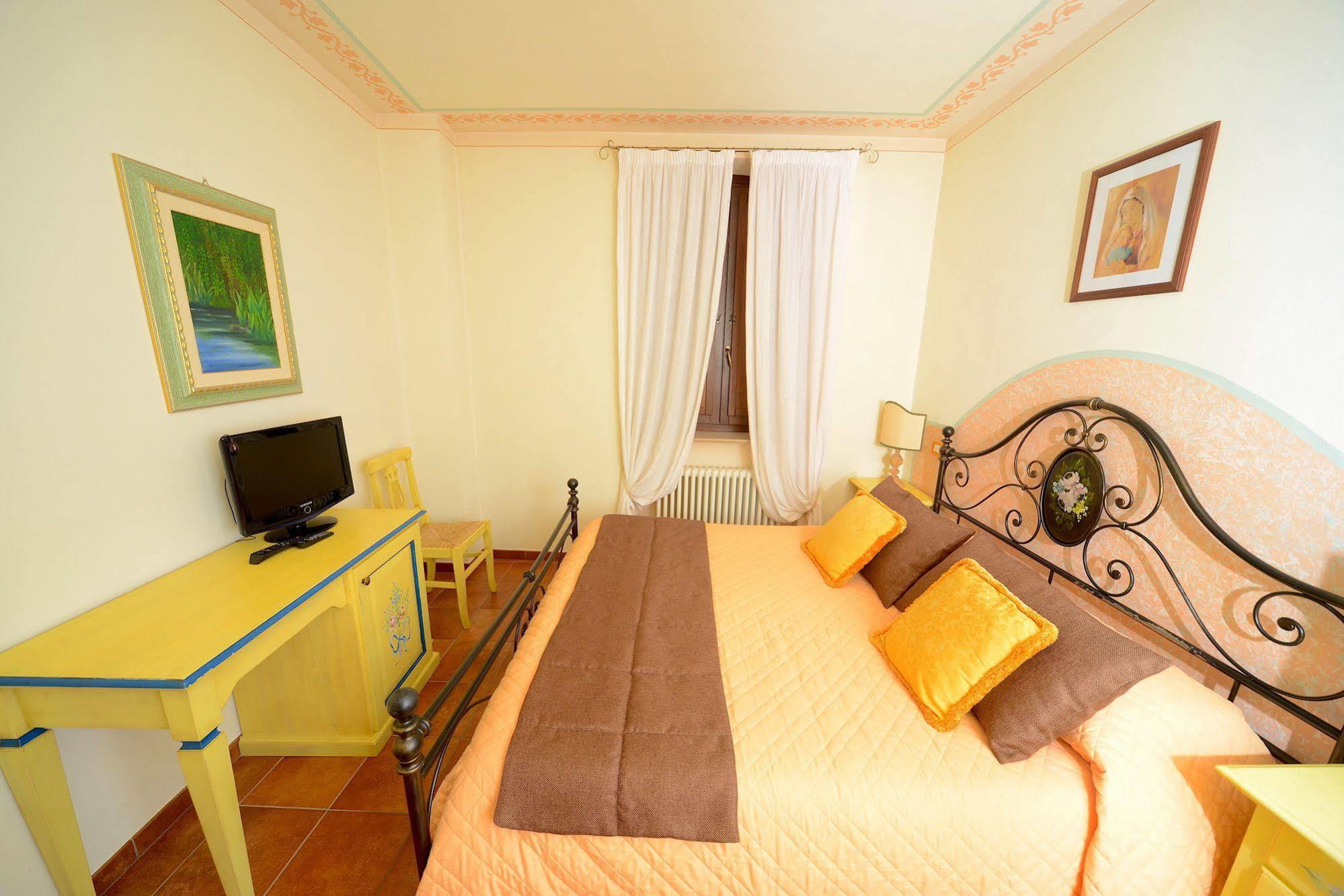 Residenze L'Uncinaia Holiday House เปรูจา ภายนอก รูปภาพ
